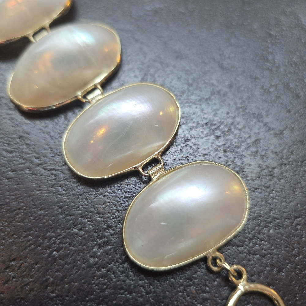 Vintage Mother of Pearl Gold Tone Link Bracelet - Picture 3 of 8